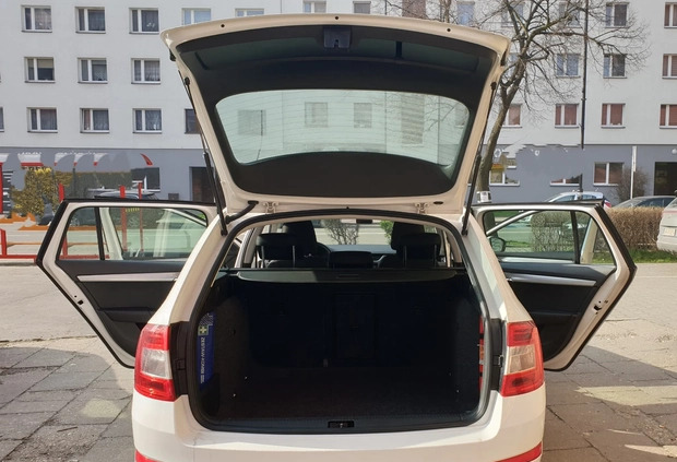 Skoda Octavia cena 22999 przebieg: 303457, rok produkcji 2015 z Bierutów małe 46